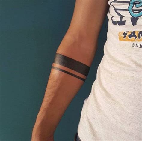 tatuaggio bracciale uomo bicipite|Tatuaggi bicipiti maschili: idee per tatuaggi allinterno dei bicipiti ...